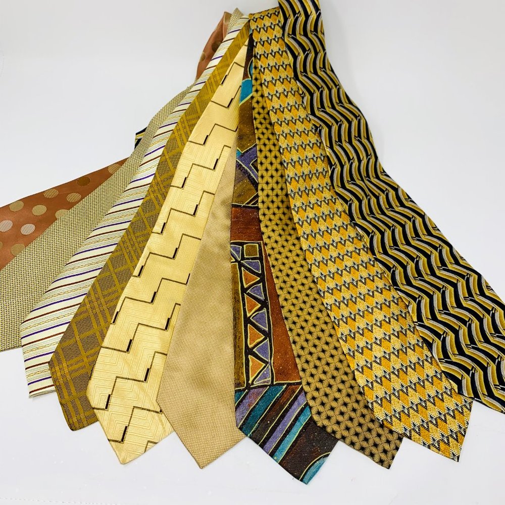 MENS TIES LOT of 10 TIES Pierre Cardin, Jos A Bank